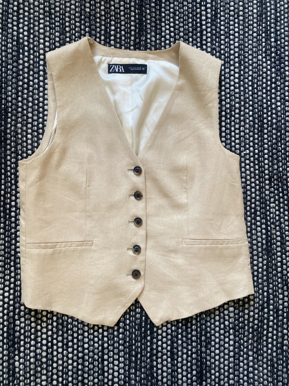 Zara Tan Buttoned Linen-Blend Vest
